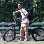 Pax, pe bicicleta electrică, la plimbare