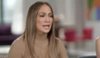 Jennifer Lopez în timp ce dansează la mall