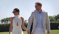 Prințul Harry și Meghan Markle într-o fotografie de familie