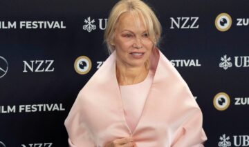 Pamela Anderson, la un festival de film, nemachiată